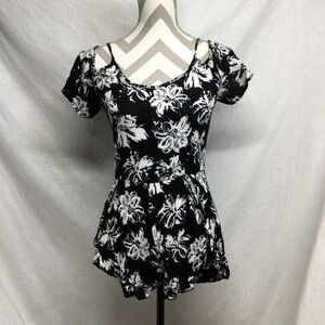 Full Tilt Womens Black & White Floral Cold-Shoulder Romper Sz S